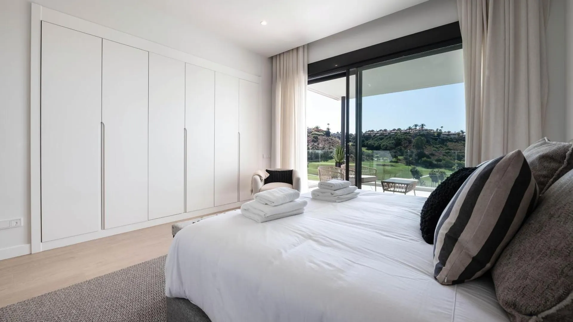 Villa Soul 17 En Santa Clara Golf, Un Alquiler Vacacional De Ensueno Marbella