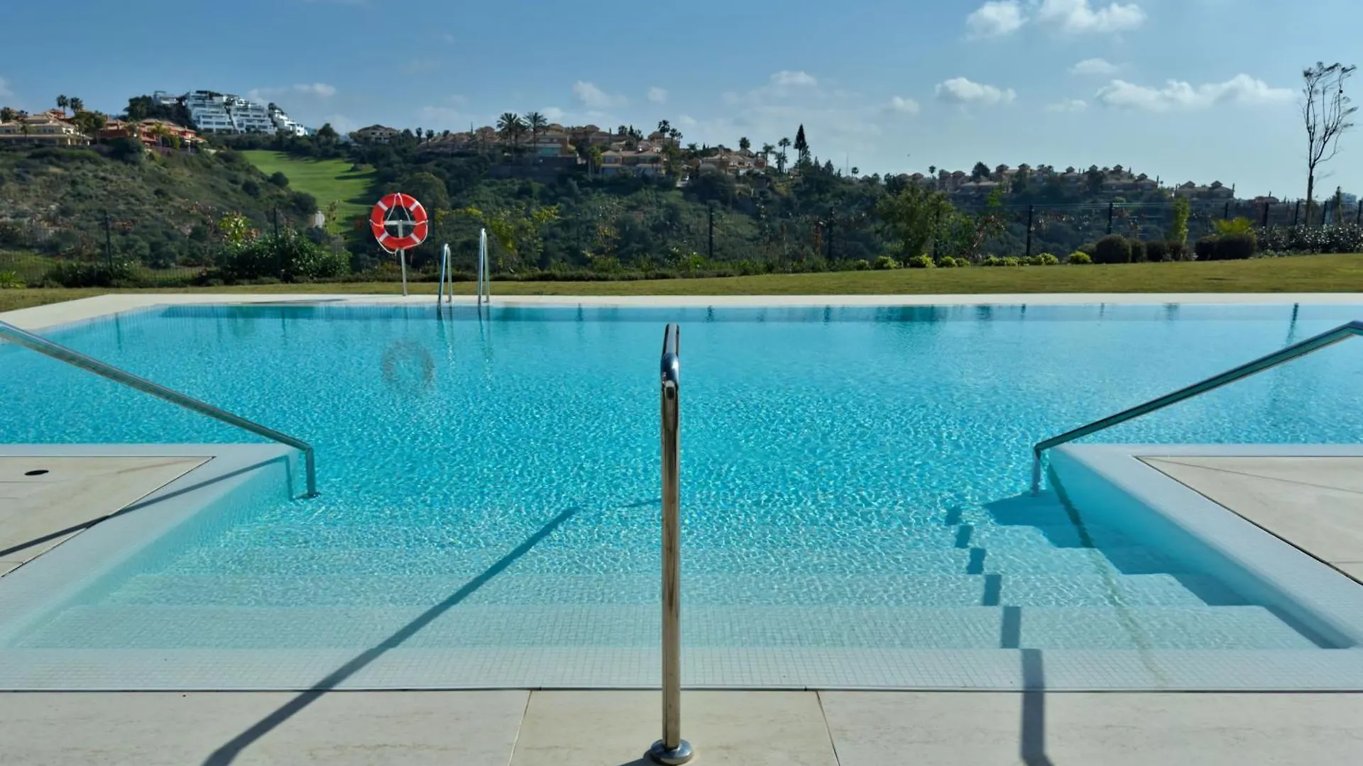 Villa Soul 17 En Santa Clara Golf, Un Alquiler Vacacional De Ensueno Marbella
